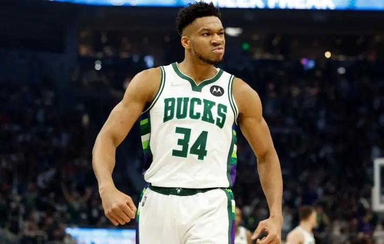 开云体育真人 - 字母哥回归赛场，逆转首场状态亮眼，巴黎圣日耳曼观众沸腾！